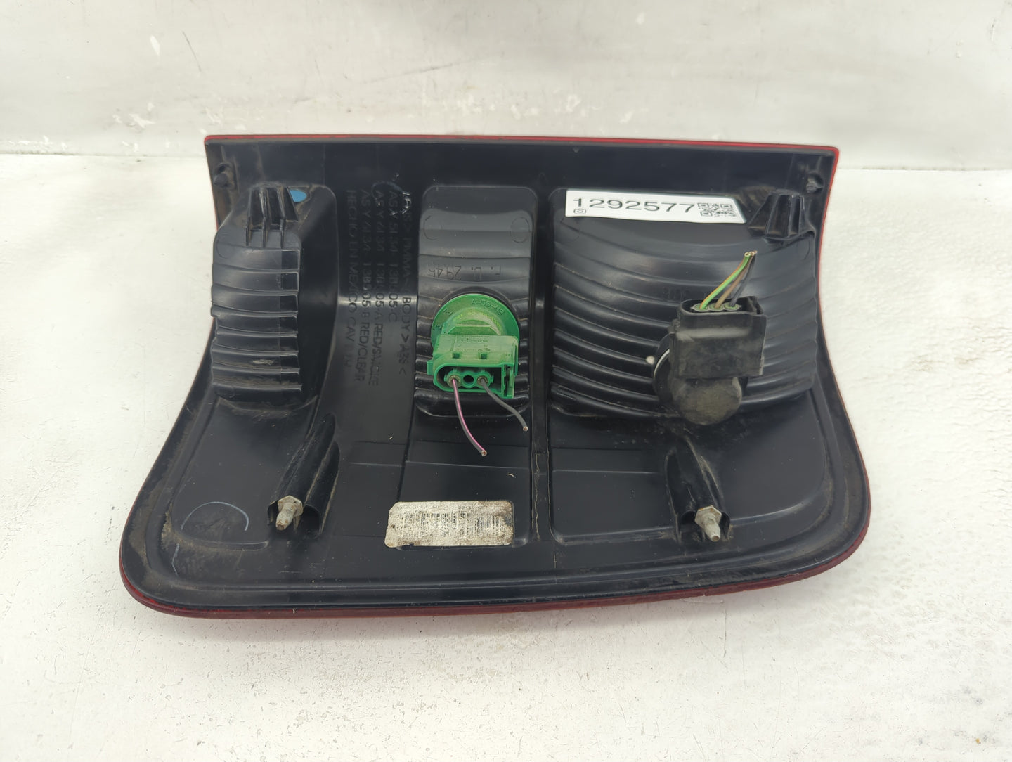 2004-2008 Ford F-150 Tail Light Assembly Driver Left OEM P/N:6L34-13B505-B 6L34-13B506-A Fits Fits 2004 2005 2006 2007 2008 