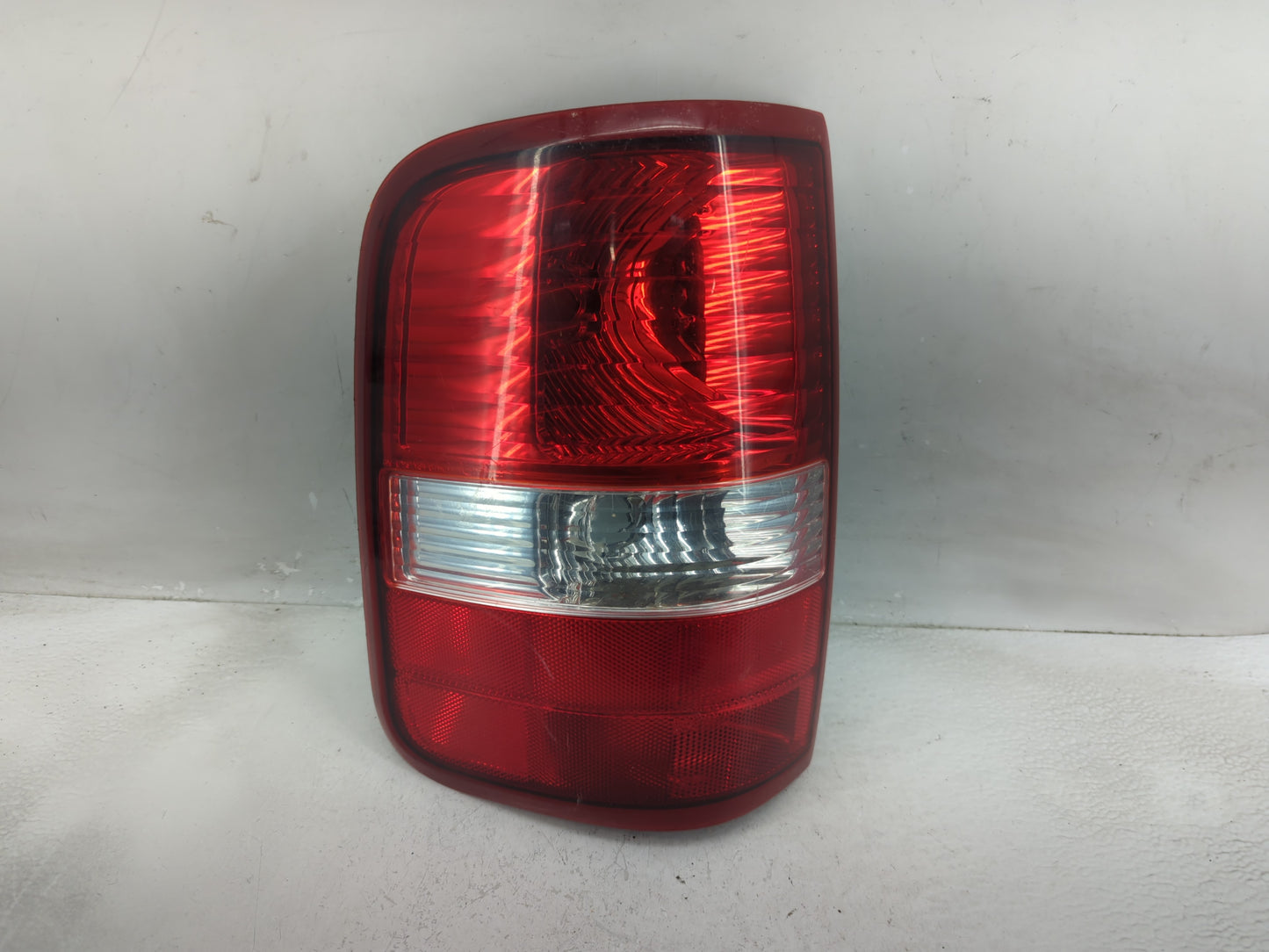 2004-2008 Ford F-150 Tail Light Assembly Driver Left OEM P/N:4L34-13B505-A Fits Fits 2004 2005 2006 2007 2008 OEM Used Auto 