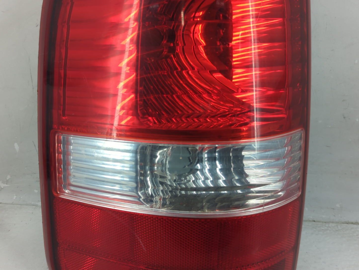 2004-2008 Ford F-150 Tail Light Assembly Driver Left OEM P/N:4L34-13B505-A Fits Fits 2004 2005 2006 2007 2008 OEM Used Auto 