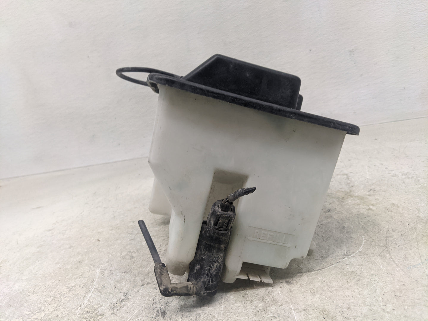 1998-2006 Ford F-150 Windshield Washer Fluid Reservoir Bottle Oem - Oemusedautoparts1.com