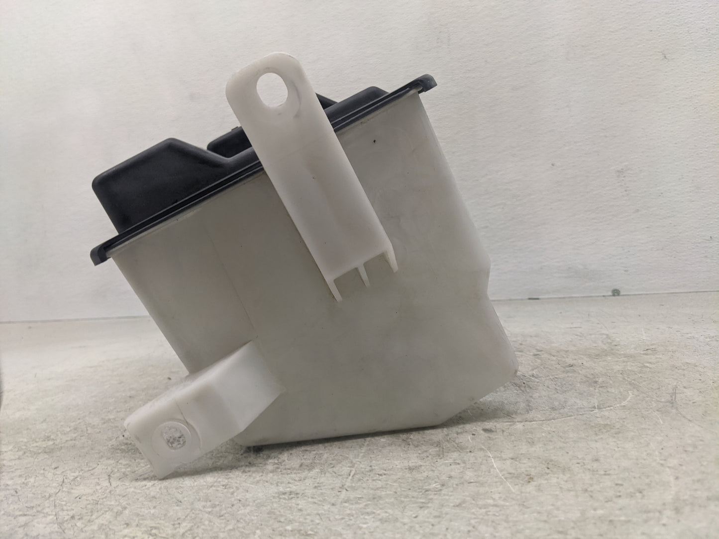 1998-2006 Ford F-150 Windshield Washer Fluid Reservoir Bottle Oem - Oemusedautoparts1.com