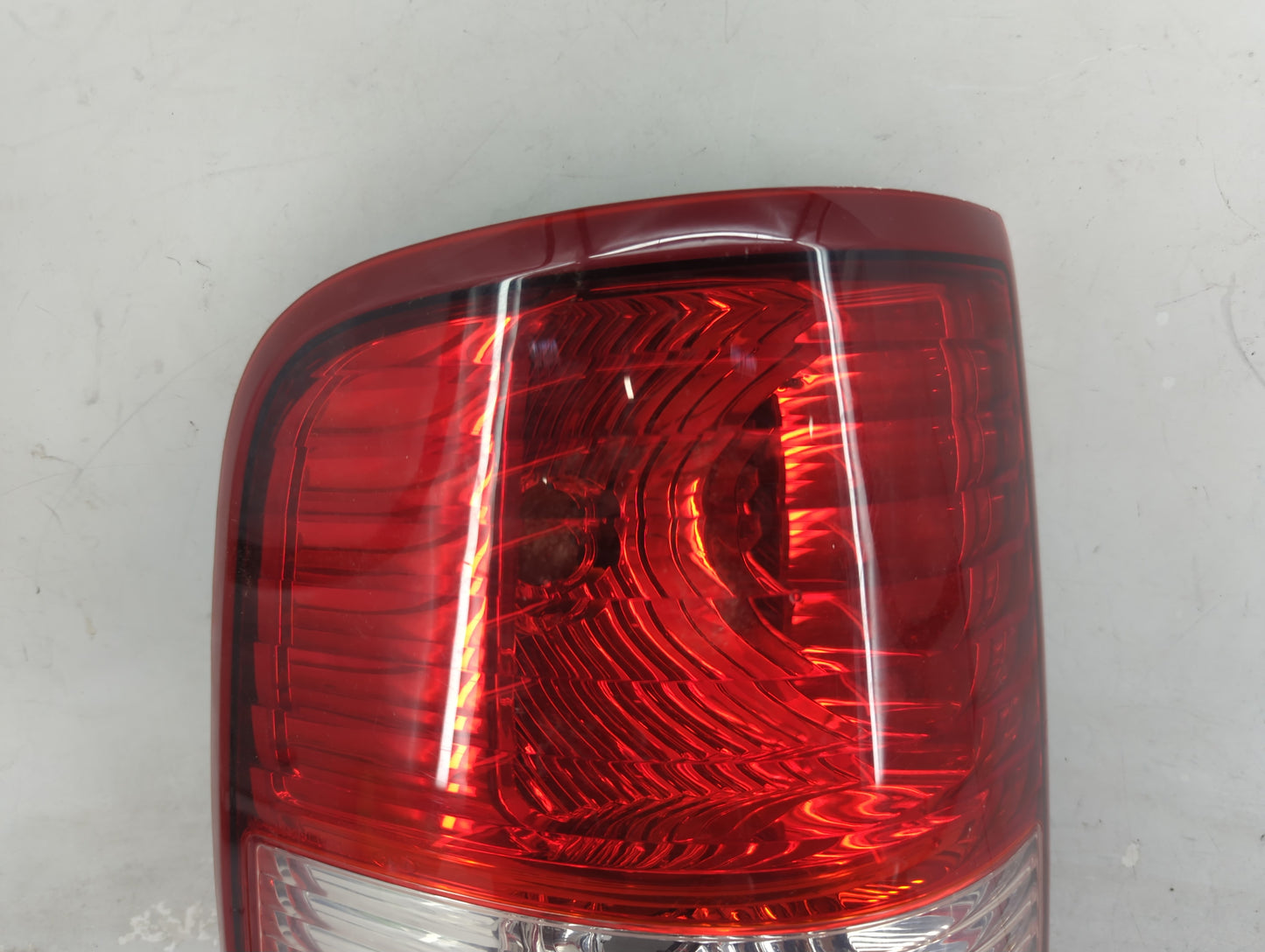 2004-2008 Ford F-150 Tail Light Assembly Driver Left OEM P/N:6L058C27787 P-221 Fits Fits 2004 2005 2006 2007 2008 OEM Used A