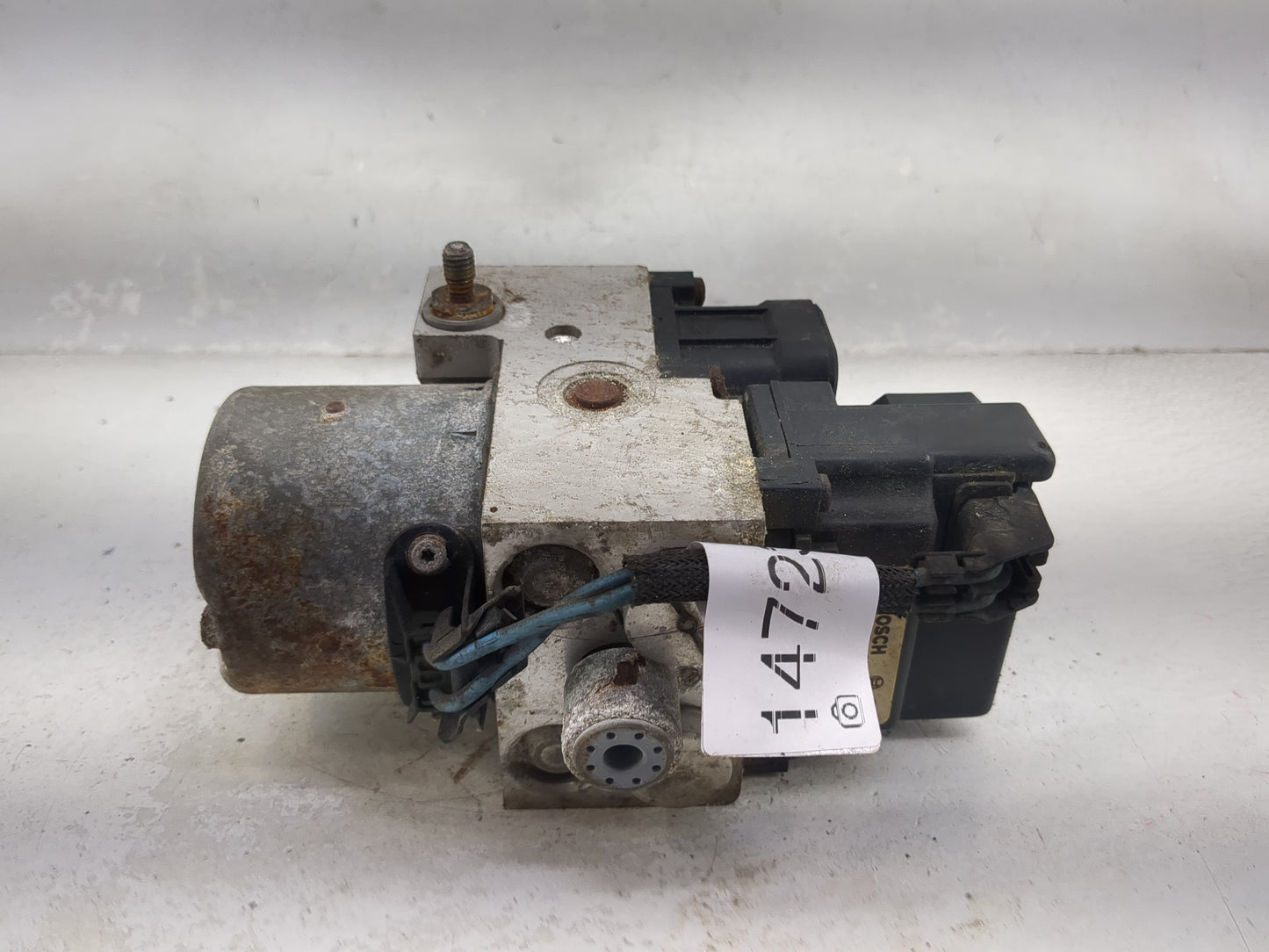 2005 Ford F-150 ABS Pump Control Module Replacement P/N:686 388 00640 2 Fits OEM Used Auto Parts - Oemusedautoparts1.com