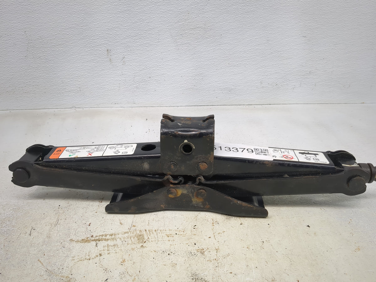 2005 Ford F-150 Spare Scissor Car Jack 1513379 - Oemusedautoparts1.com