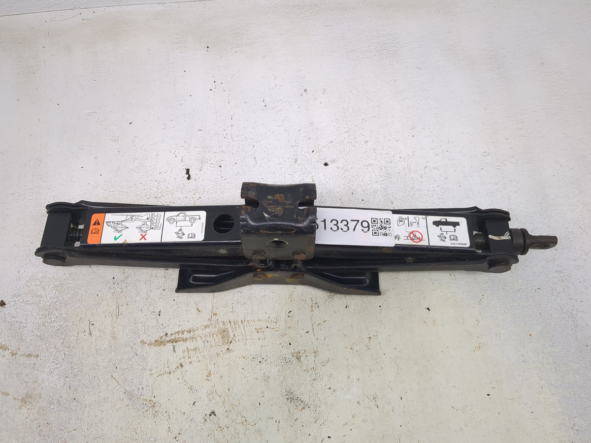 2005 Ford F-150 Spare Scissor Car Jack 1513379 - Oemusedautoparts1.com