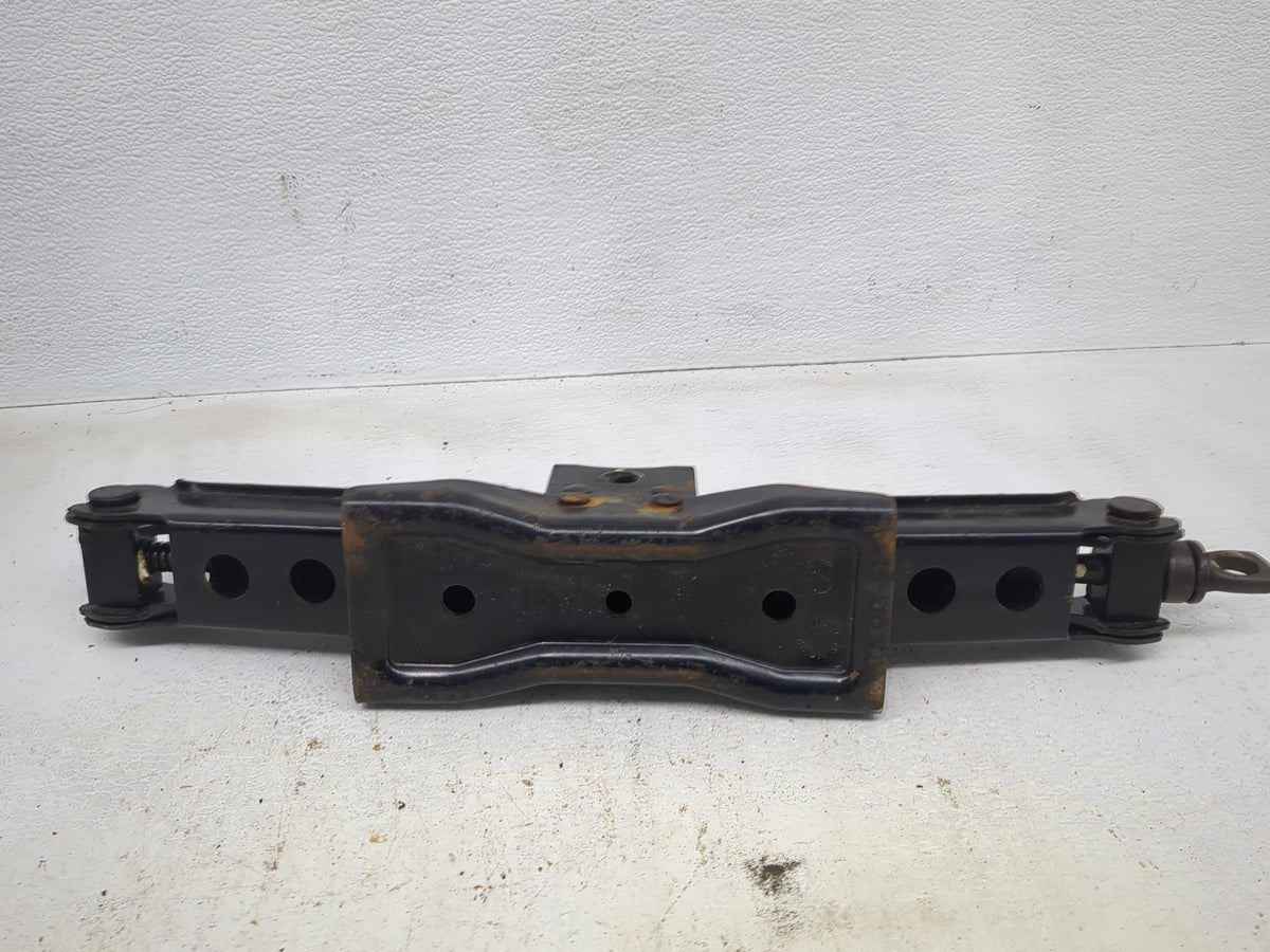 2005 Ford F-150 Spare Scissor Car Jack 1513379 - Oemusedautoparts1.com