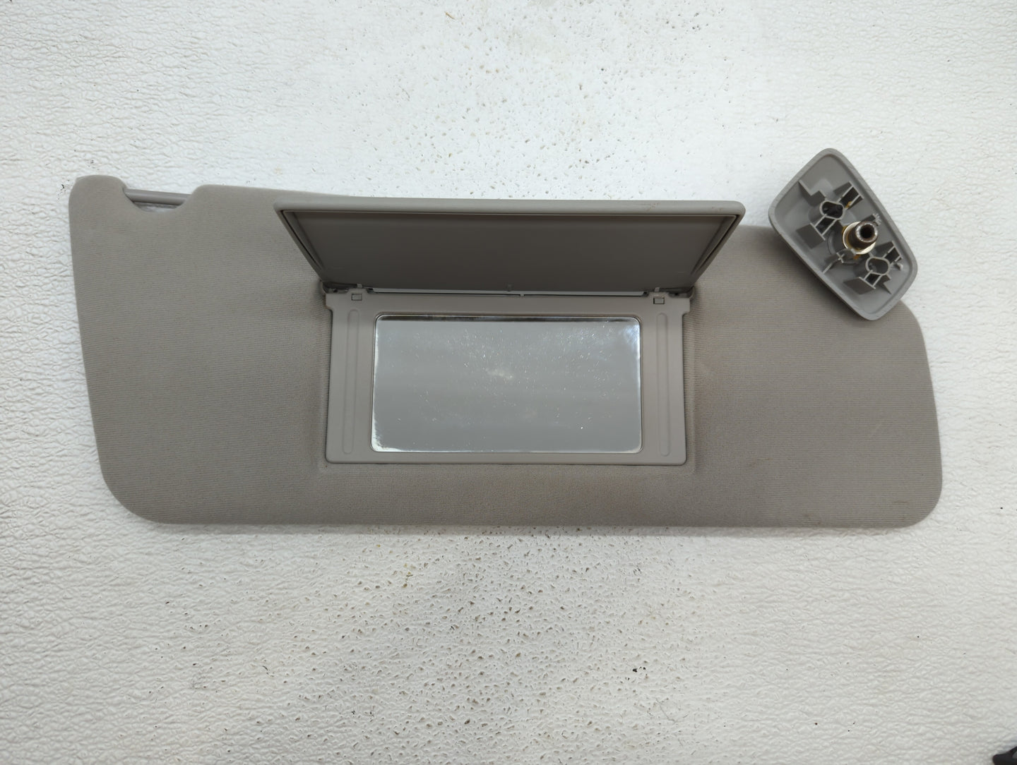 2004-2008 Ford F-150 Sun Visor Shade Replacement Passenger Right Mirror Fits Fits 2004 2005 2006 2007 2008 OEM Used Auto Par