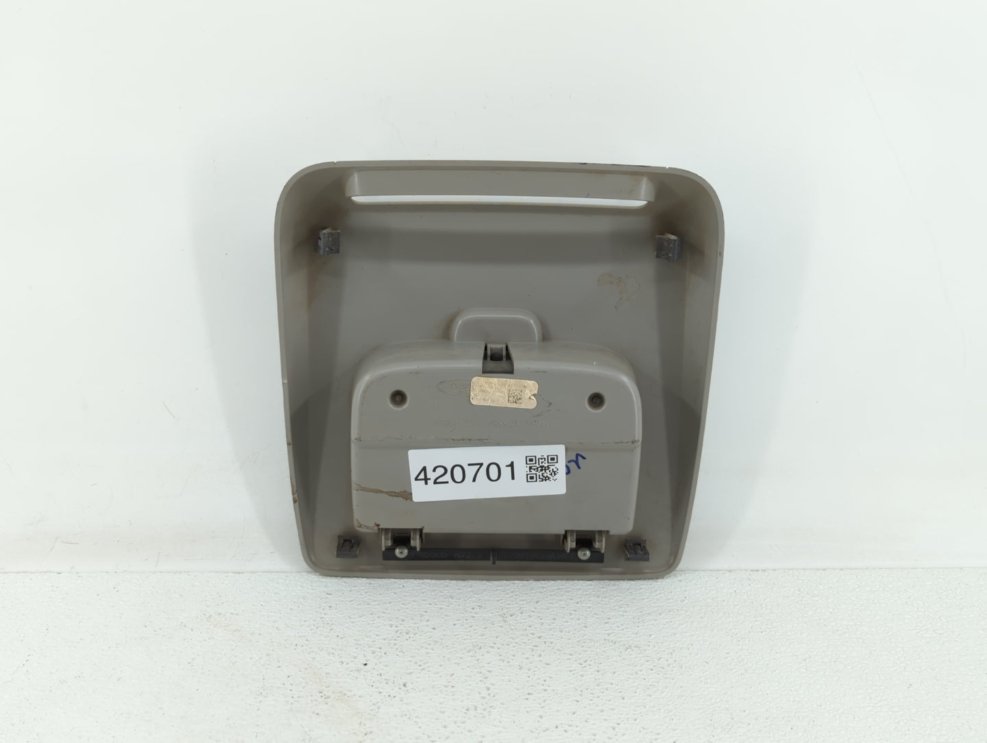 2005 Ford F-150 Overhead Roof Console Grey - Oemusedautoparts1.com