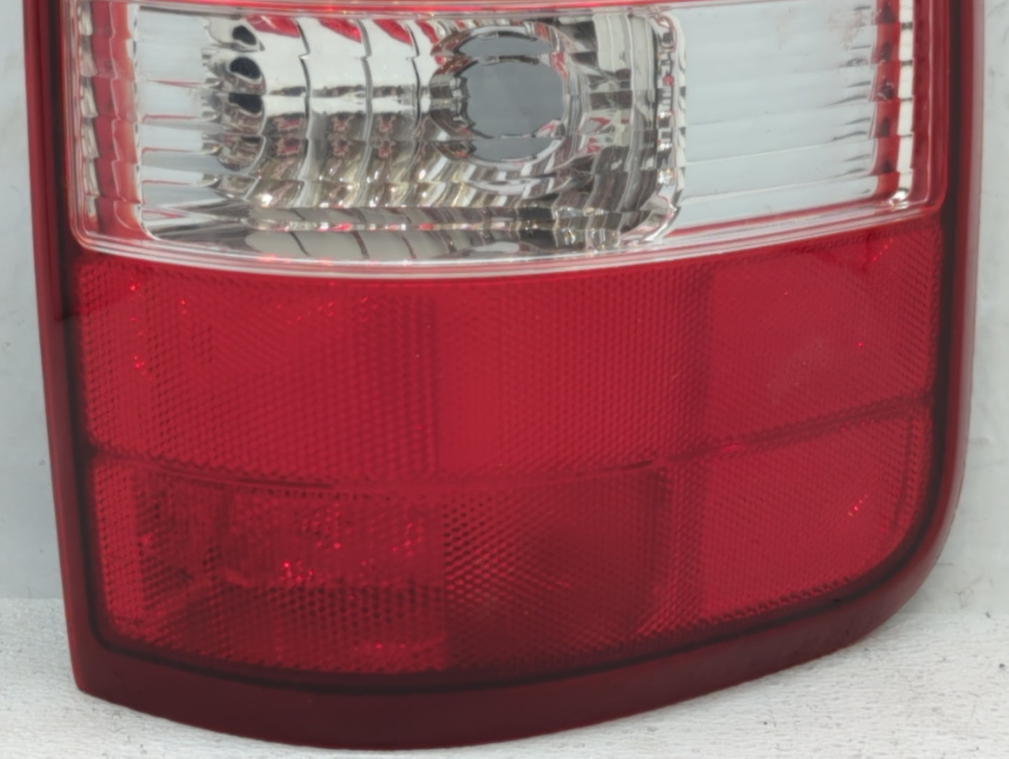 2004-2008 Ford F-150 Tail Light Assembly Passenger Right OEM P/N:5L34-13B504-C 6L34-13B504-A Fits Fits 2004 2005 2006 2007 2