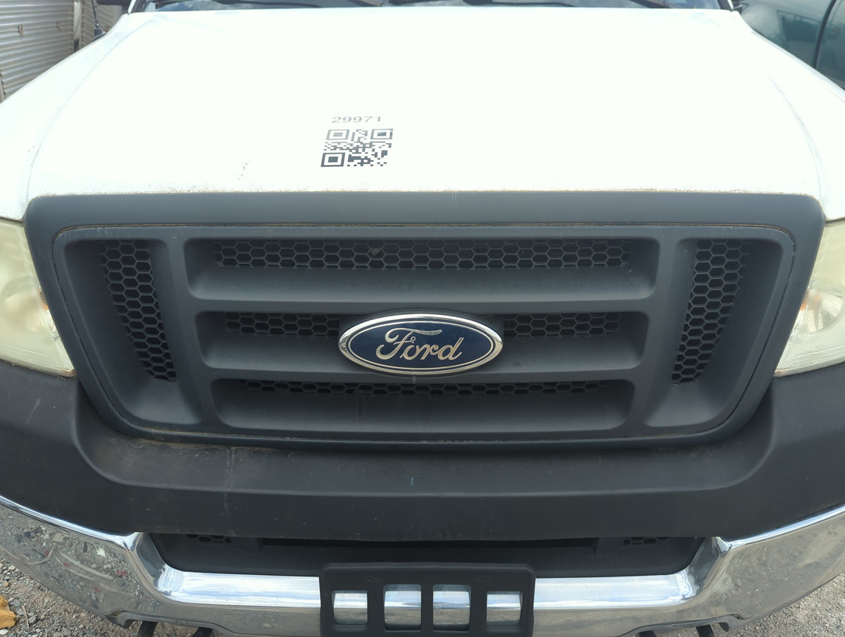 2005-2008 Ford F-150 Front Grille Bumper Not Included 5019093 - Oemusedautoparts1.com