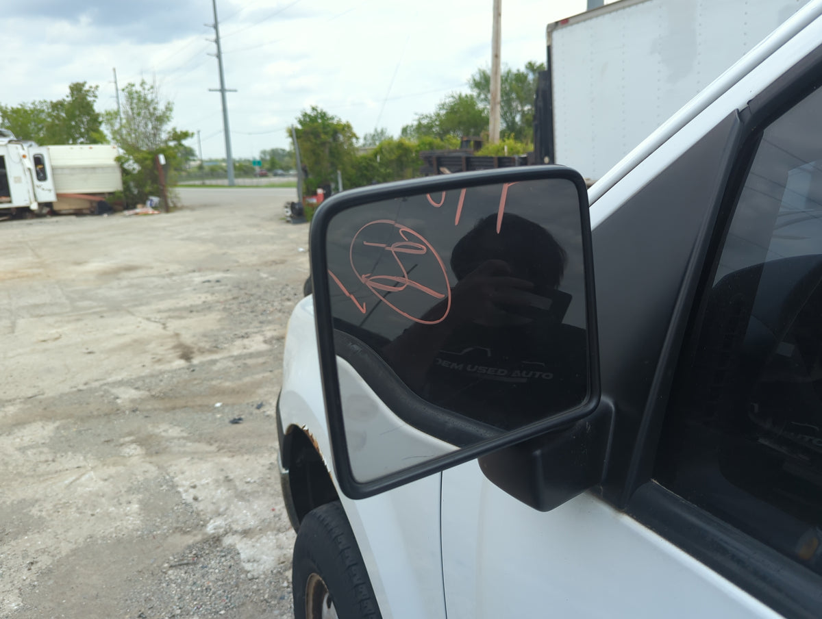2004-2008 Ford F-150 Driver Side View Mirror - Left Door Mirror OEM Used - Oemusedautoparts1.com