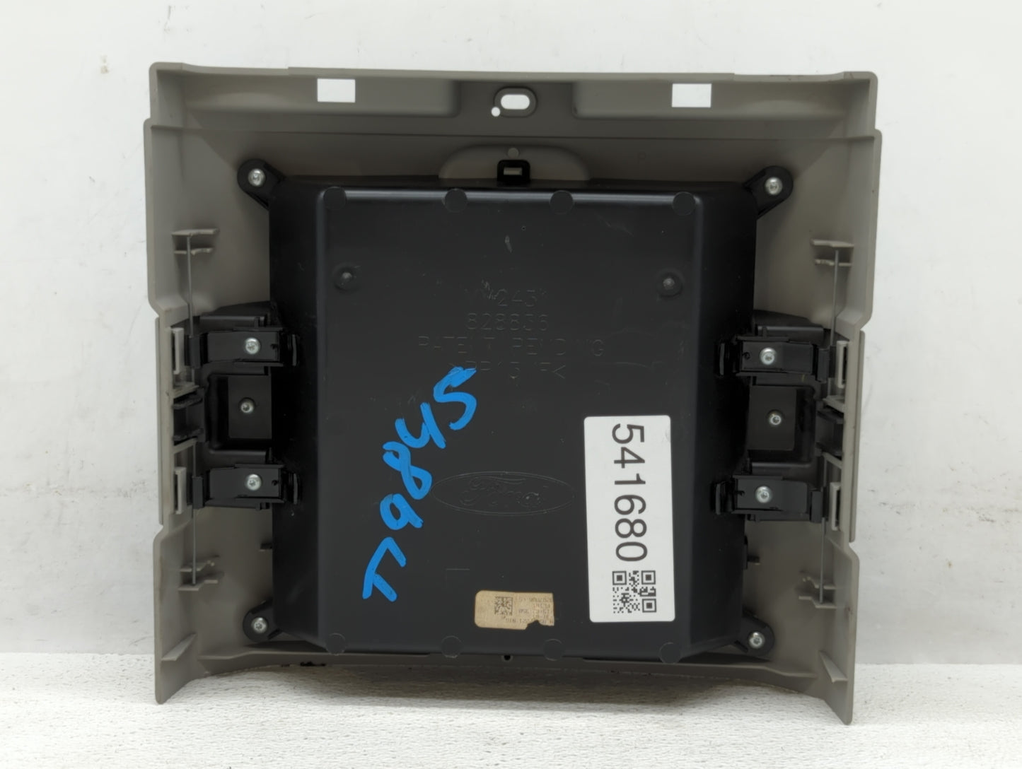 2004-2008 Ford F-150 Center Floor Console P/N:3287886 828836 Fits Fits 2004 2005 2006 2007 2008 OEM Used Auto Parts - Oemuse