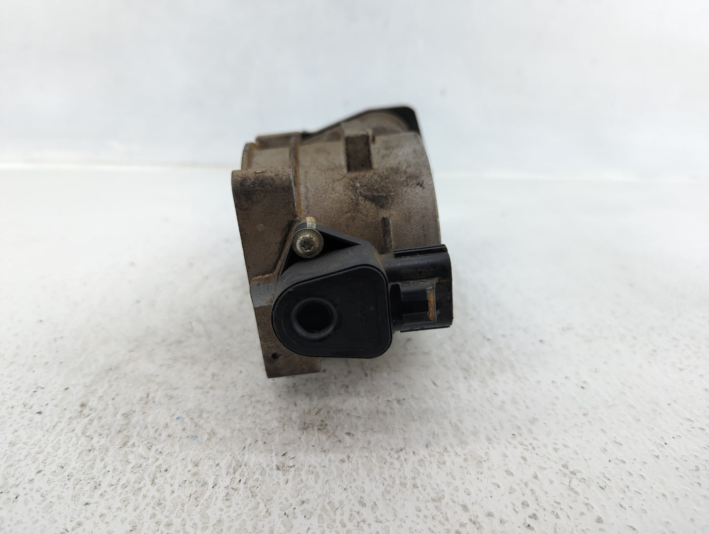 2004-2010 Ford F-150 Throttle Body P/N:3L3E-AE Fits Fits 2004 2005 2006 2007 2008 2009 2010 OEM Used Auto Parts - Oemusedaut