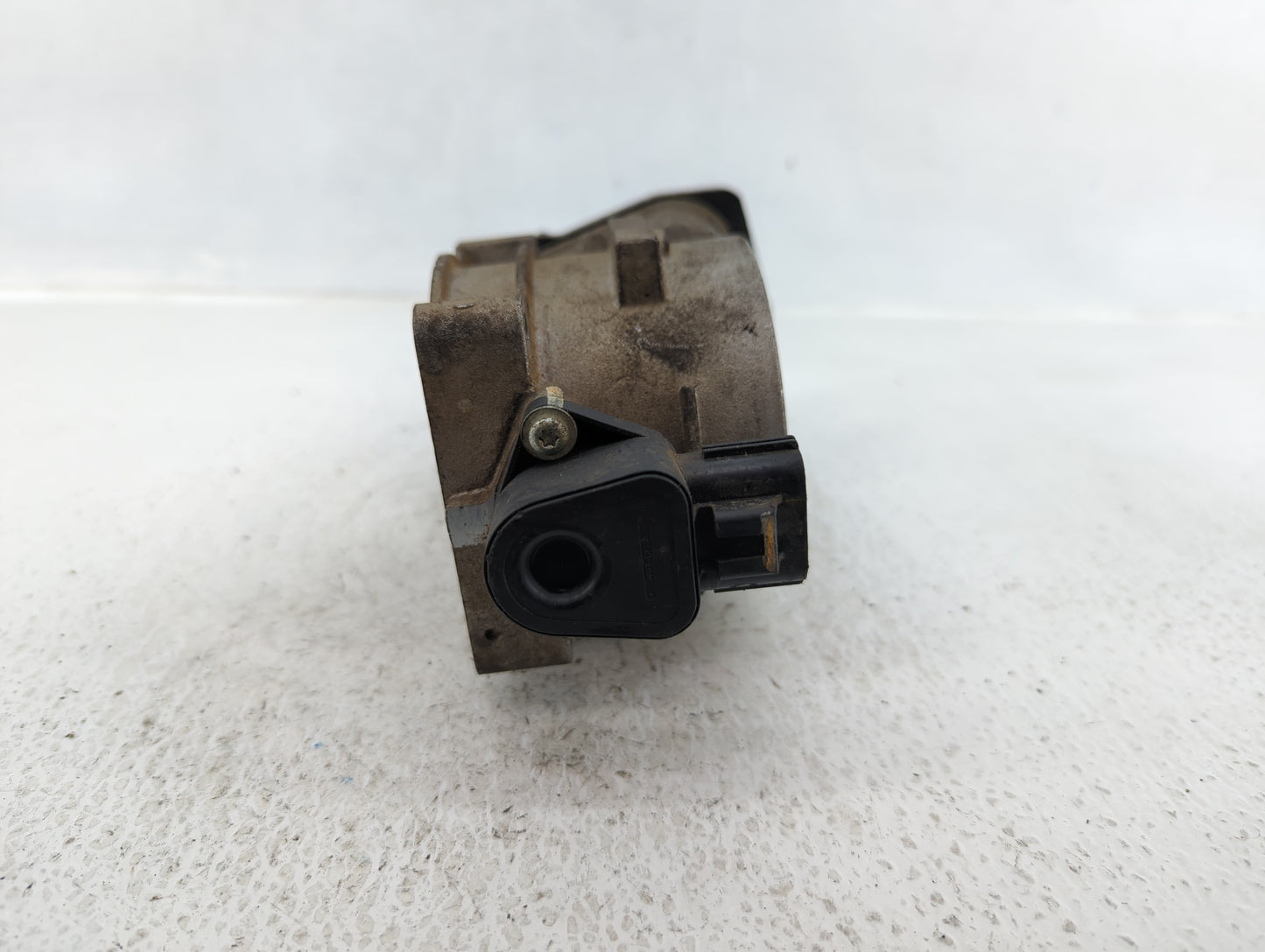 2004-2010 Ford F-150 Throttle Body P/N:3L3E-AE Fits Fits 2004 2005 2006 2007 2008 2009 2010 OEM Used Auto Parts - Oemusedaut