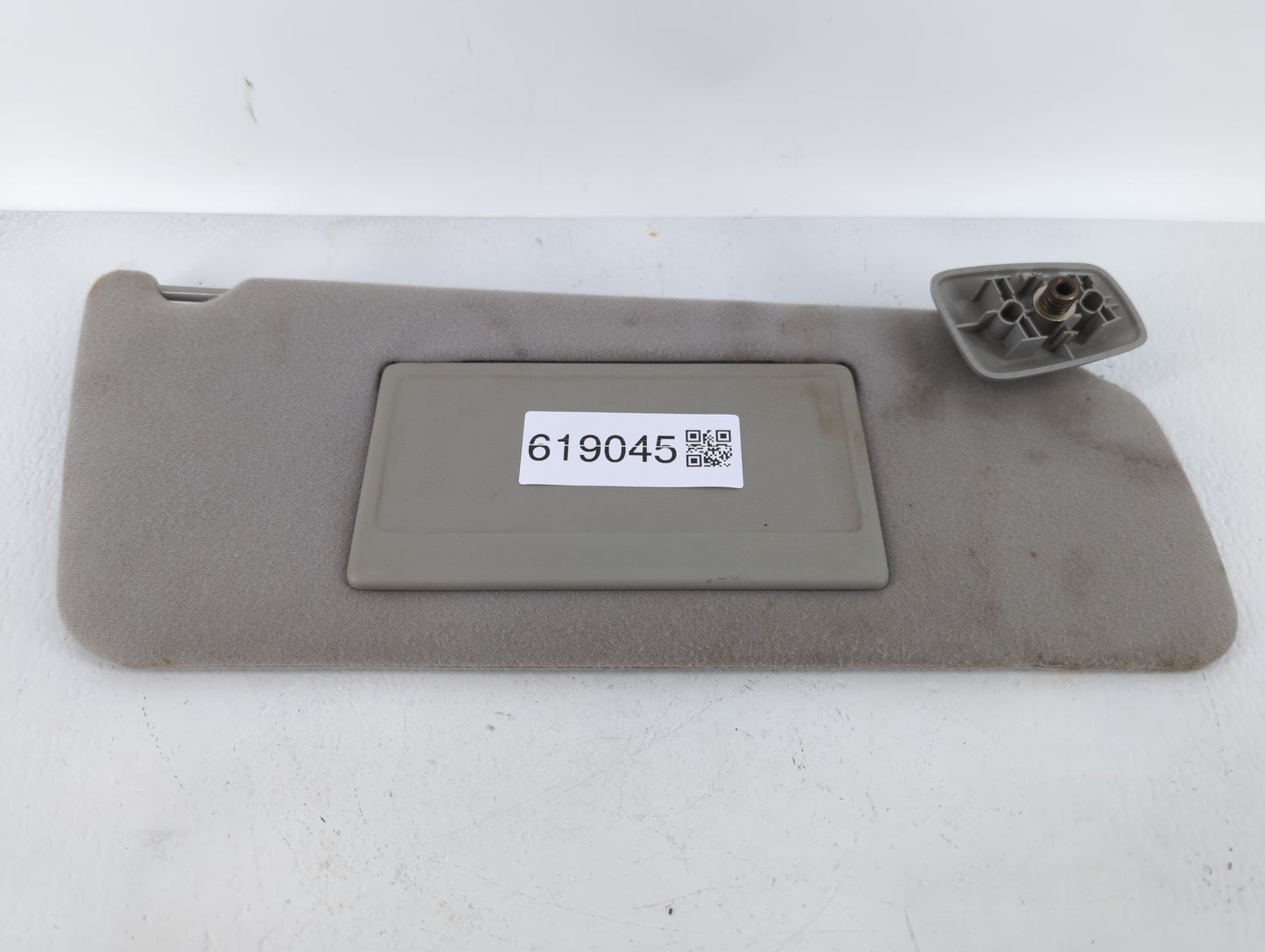 2004-2008 Ford F-150 Sun Visor Shade Replacement Passenger Right Mirror Fits Fits 2004 2005 2006 2007 2008 OEM Used Auto Par