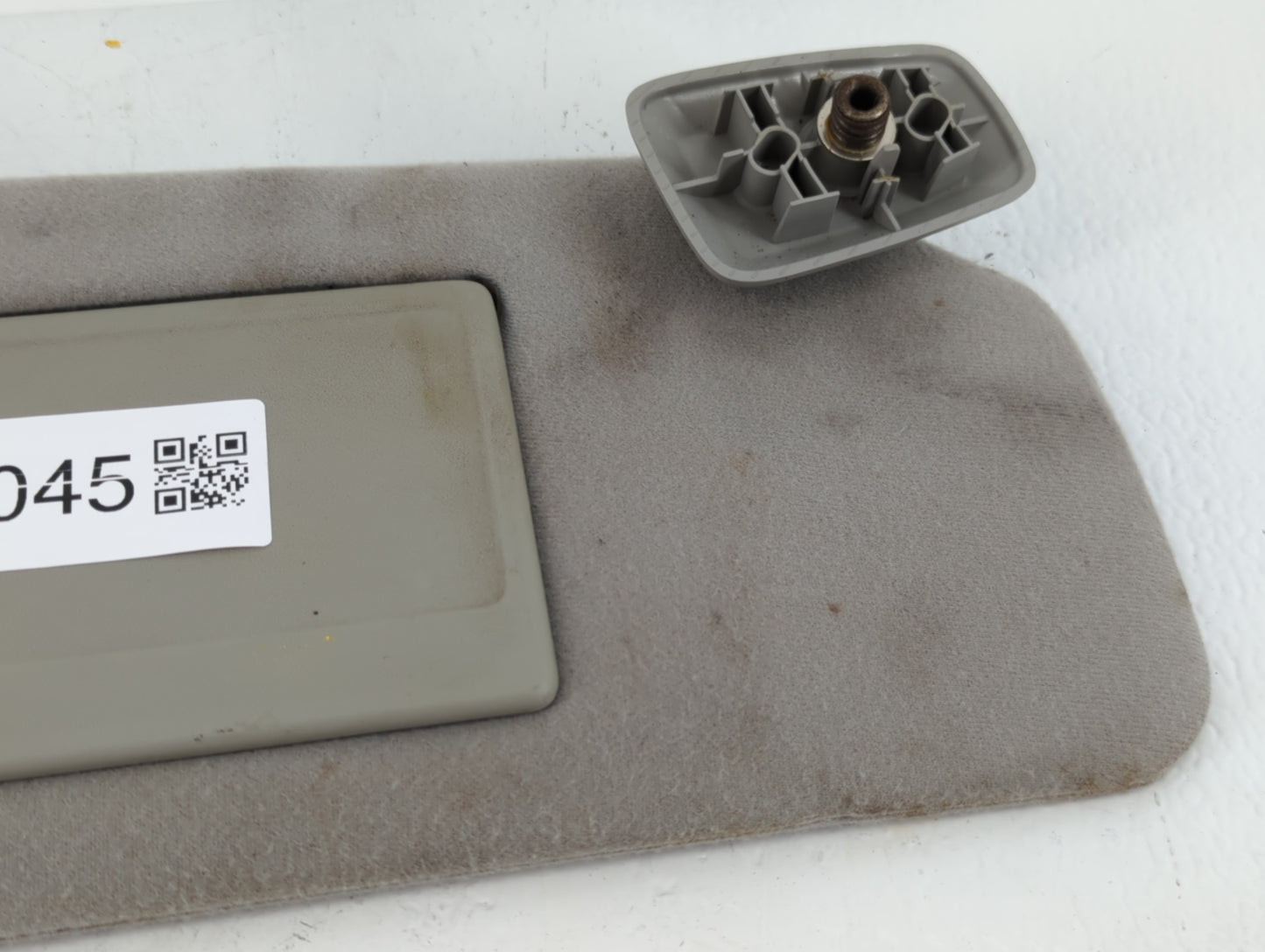 2004-2008 Ford F-150 Sun Visor Shade Replacement Passenger Right Mirror Fits Fits 2004 2005 2006 2007 2008 OEM Used Auto Par