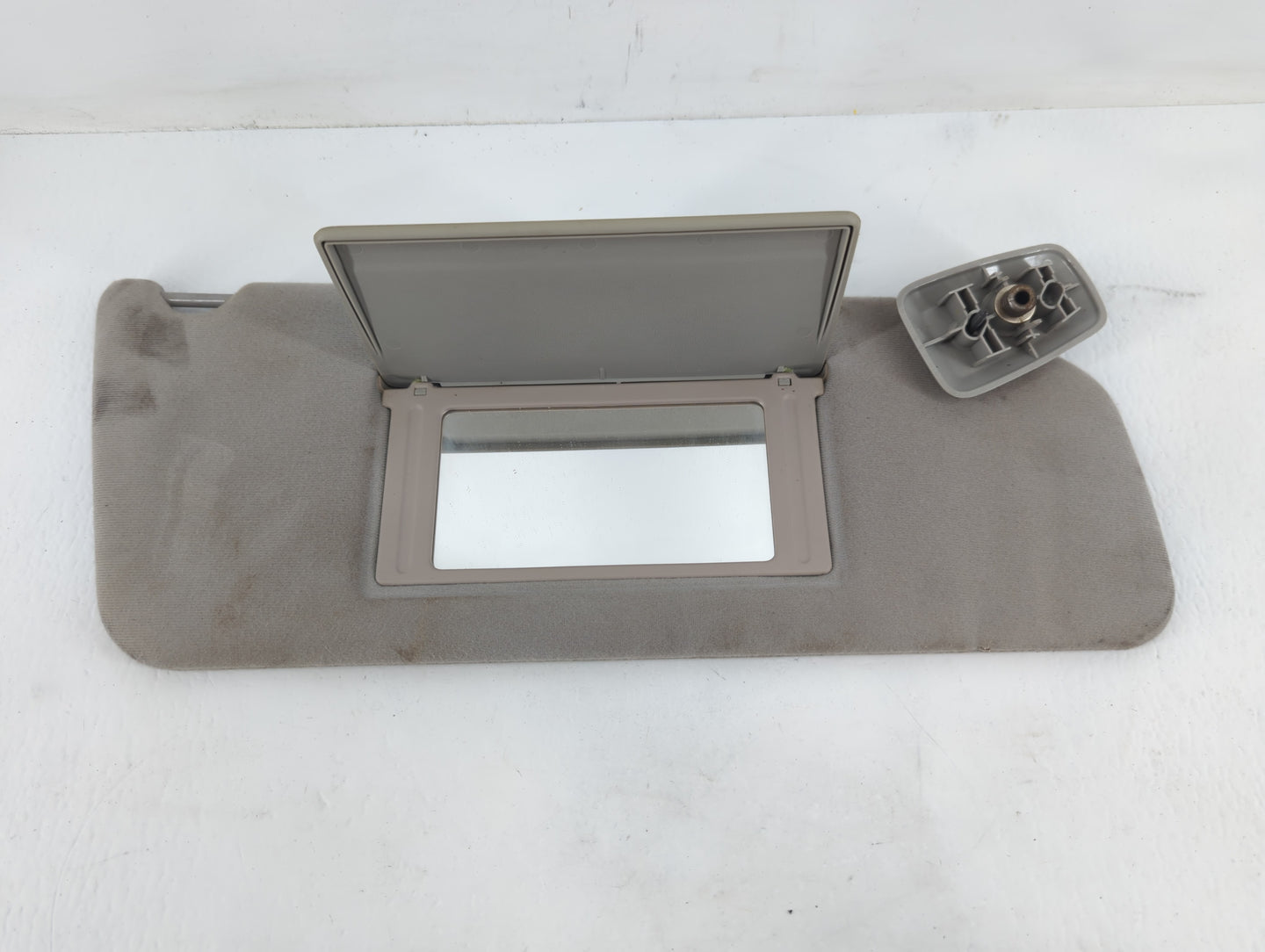 2004-2008 Ford F-150 Sun Visor Shade Replacement Passenger Right Mirror Fits Fits 2004 2005 2006 2007 2008 OEM Used Auto Par