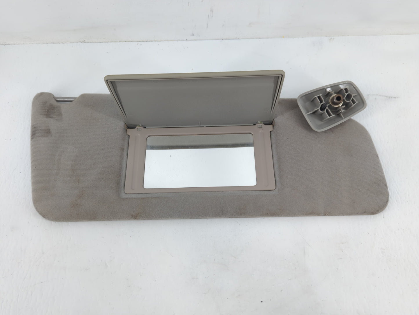 2004-2008 Ford F-150 Sun Visor Shade Replacement Passenger Right Mirror Fits Fits 2004 2005 2006 2007 2008 OEM Used Auto Par