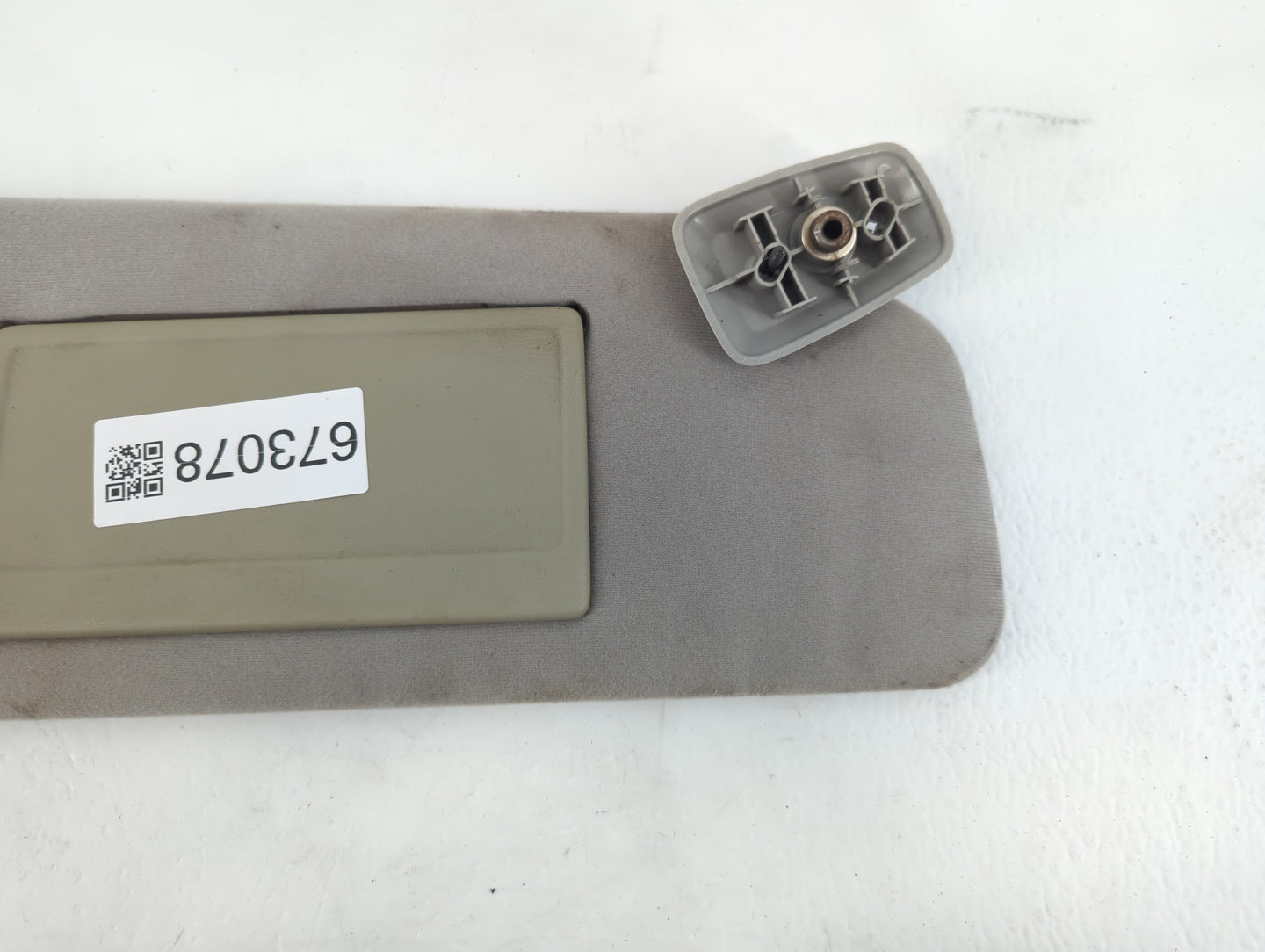 2004-2008 Ford F-150 Sun Visor Shade Replacement Passenger Right Mirror Fits Fits 2004 2005 2006 2007 2008 OEM Used Auto Par