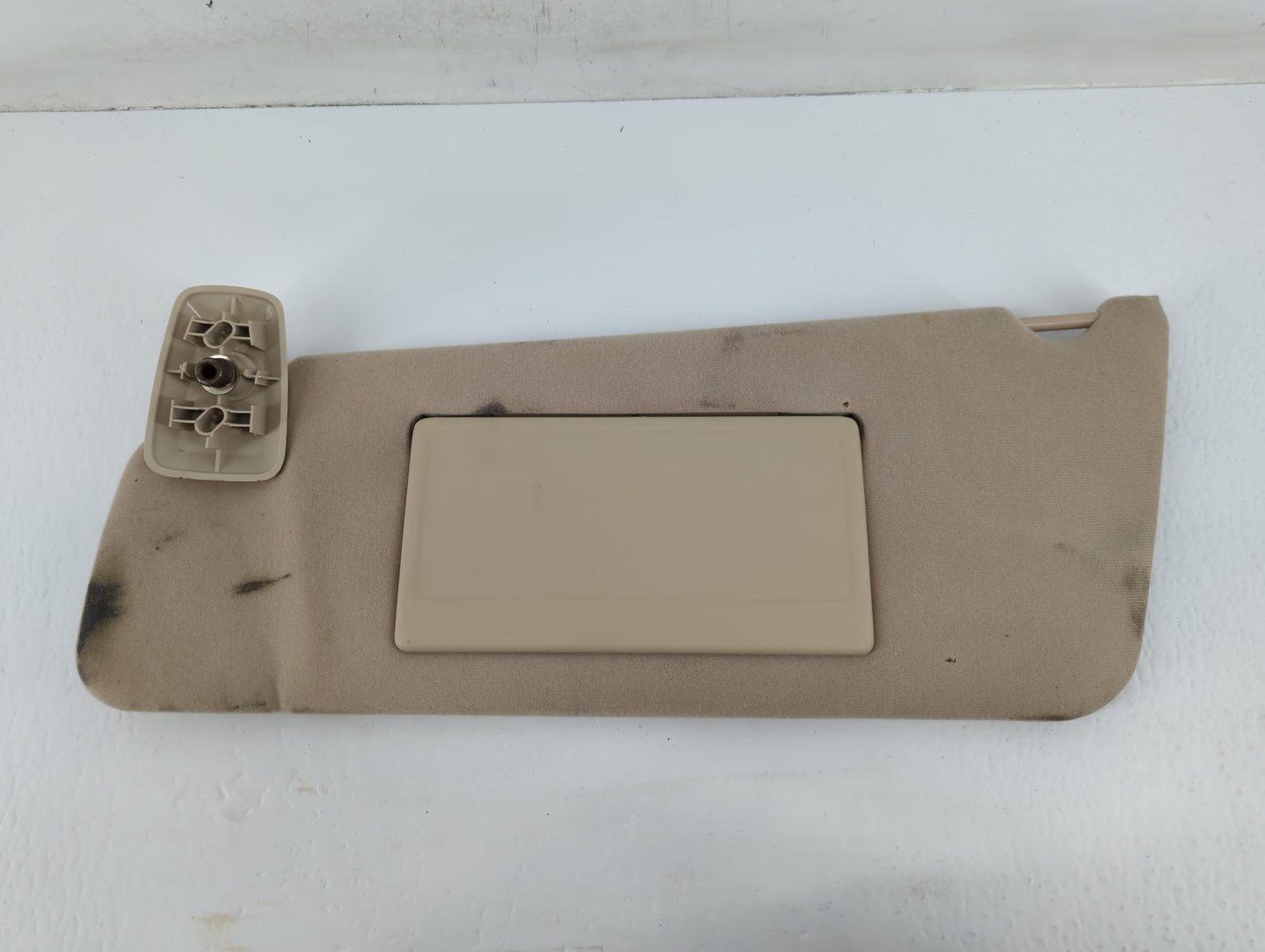 2004-2008 Ford F-150 Sun Visor Shade Replacement Passenger Right Mirror Fits Fits 2004 2005 2006 2007 2008 OEM Used Auto Par