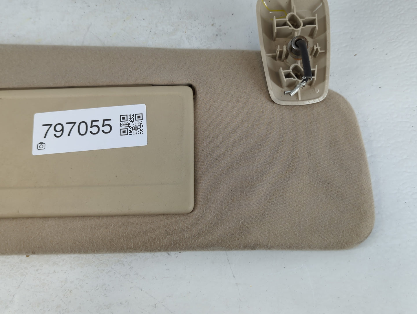 2004-2008 Ford F-150 Sun Visor Shade Replacement Passenger Right Mirror Fits Fits 2004 2005 2006 2007 2008 OEM Used Auto Par