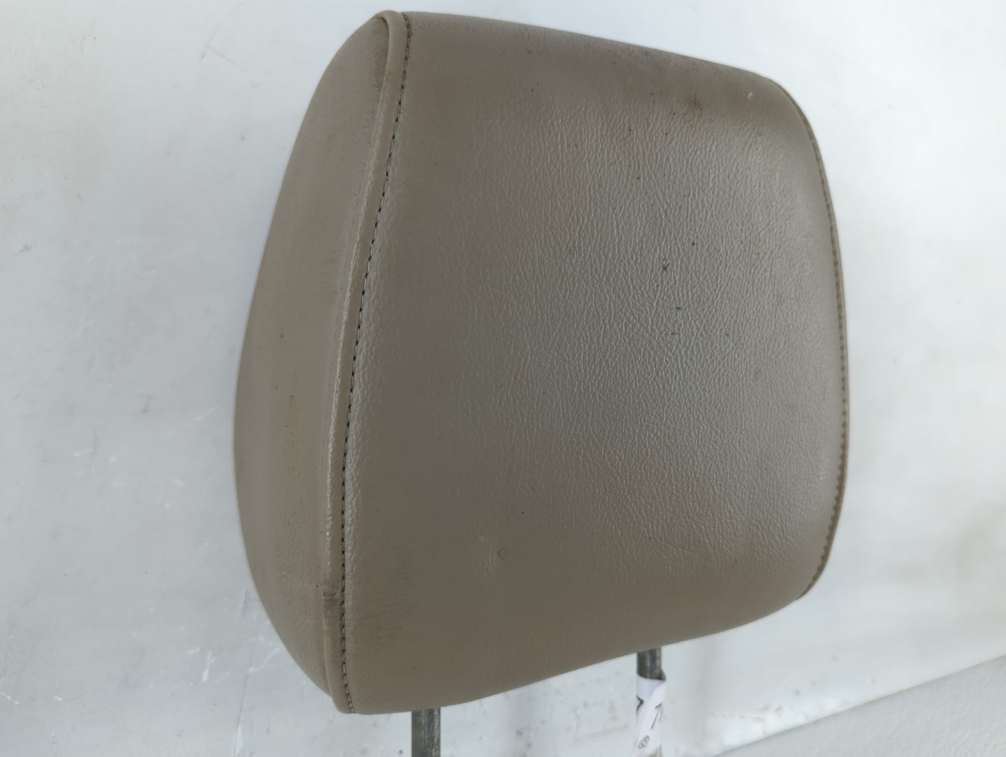 2005 Ford F-150 Headrest Head Rest Front Driver Passenger Seat Fits OEM Used Auto Parts - Oemusedautoparts1.com