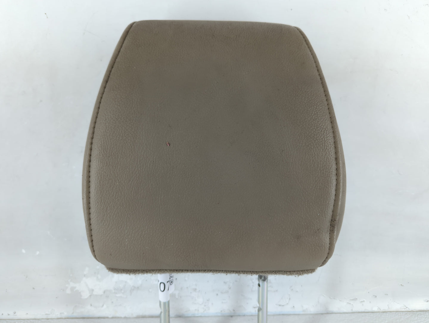 2005 Ford F-150 Headrest Head Rest Front Driver Passenger Seat Fits OEM Used Auto Parts - Oemusedautoparts1.com