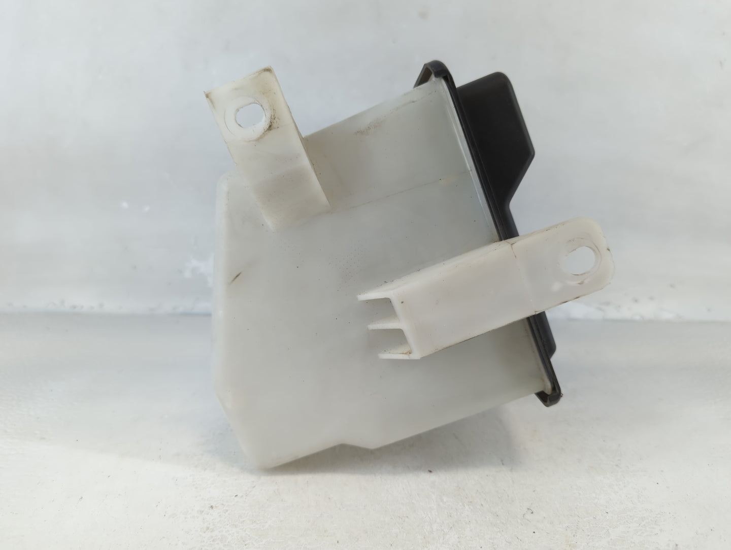 1998-2006 Ford F-150 Windshield Washer Fluid Reservoir Bottle Oem - Oemusedautoparts1.com