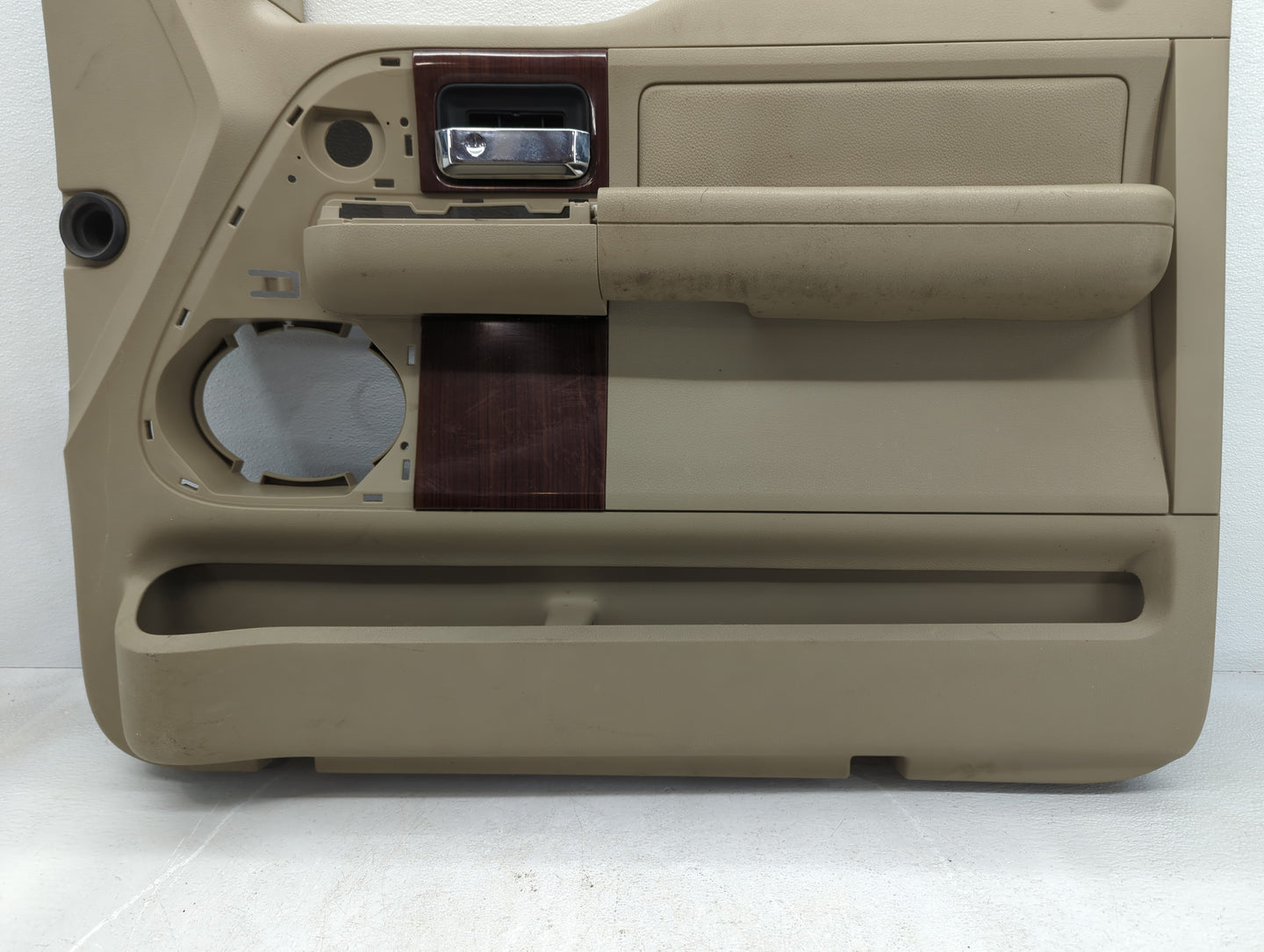2005 Ford F-150 Front Right Passenger Interior Door Panel Trim Beige - Oemusedautoparts1.com