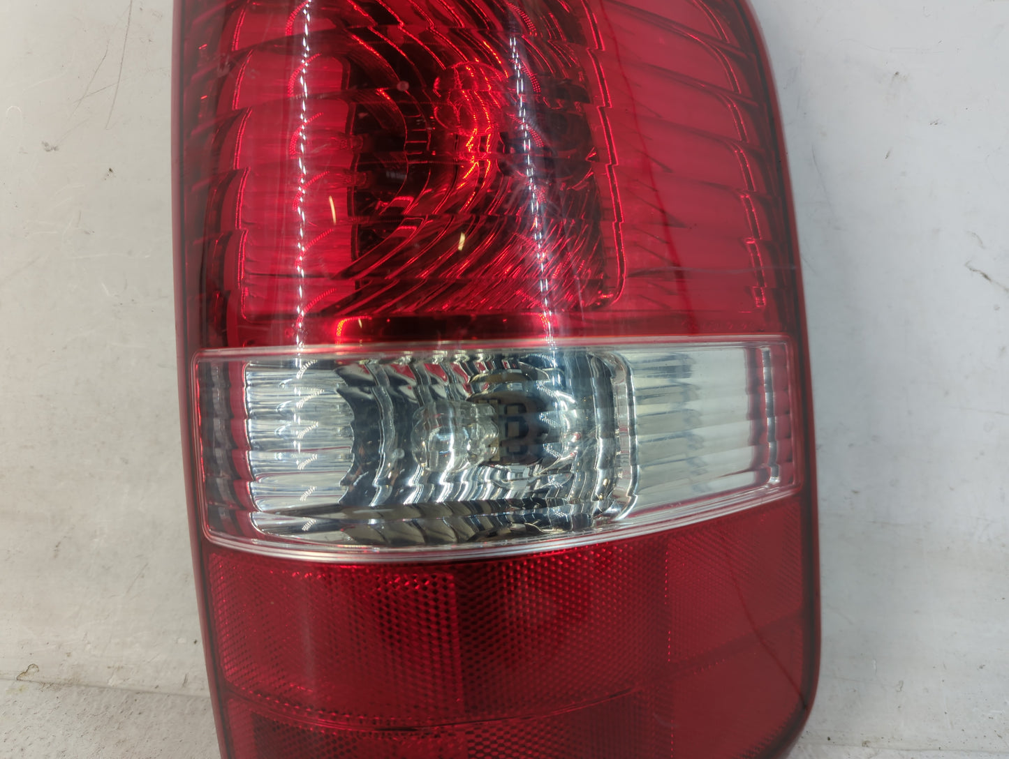 2004-2008 Ford F-150 Tail Light Assembly Passenger Right OEM P/N:4L34-13B504-A Fits Fits 2004 2005 2006 2007 2008 OEM Used A