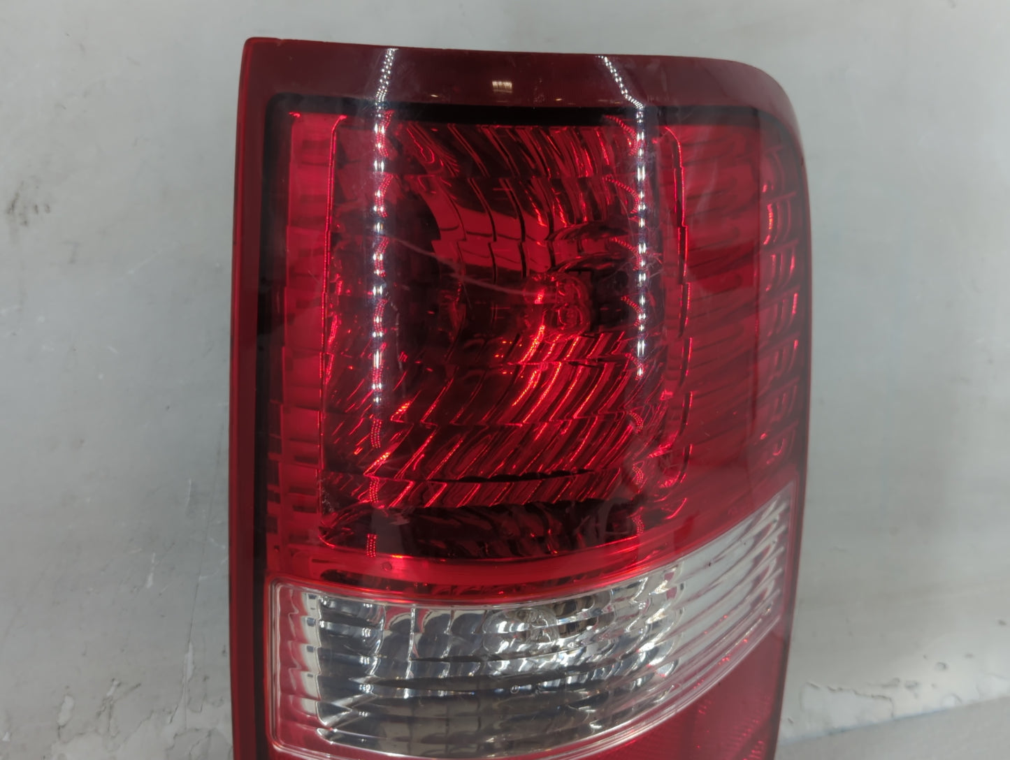2004-2008 Ford F-150 Tail Light Assembly Passenger Right OEM P/N:4L34-13B504-A Fits Fits 2004 2005 2006 2007 2008 OEM Used A