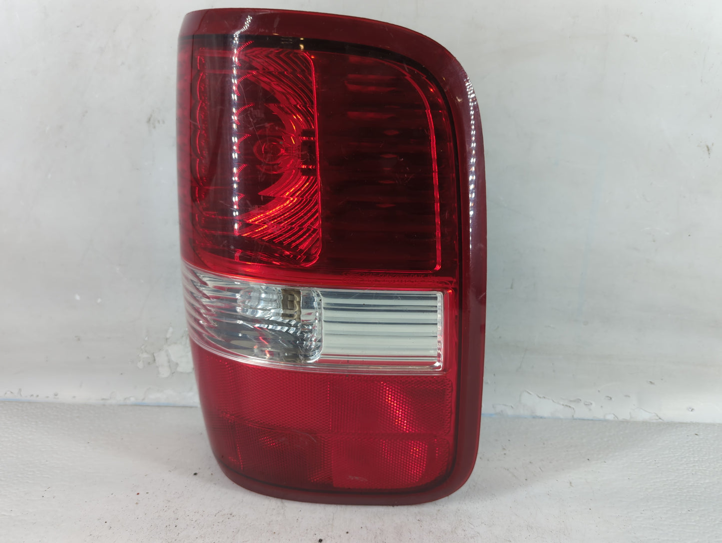 2004-2008 Ford F-150 Tail Light Assembly Passenger Right OEM P/N:4L34-13B504-A Fits Fits 2004 2005 2006 2007 2008 OEM Used A