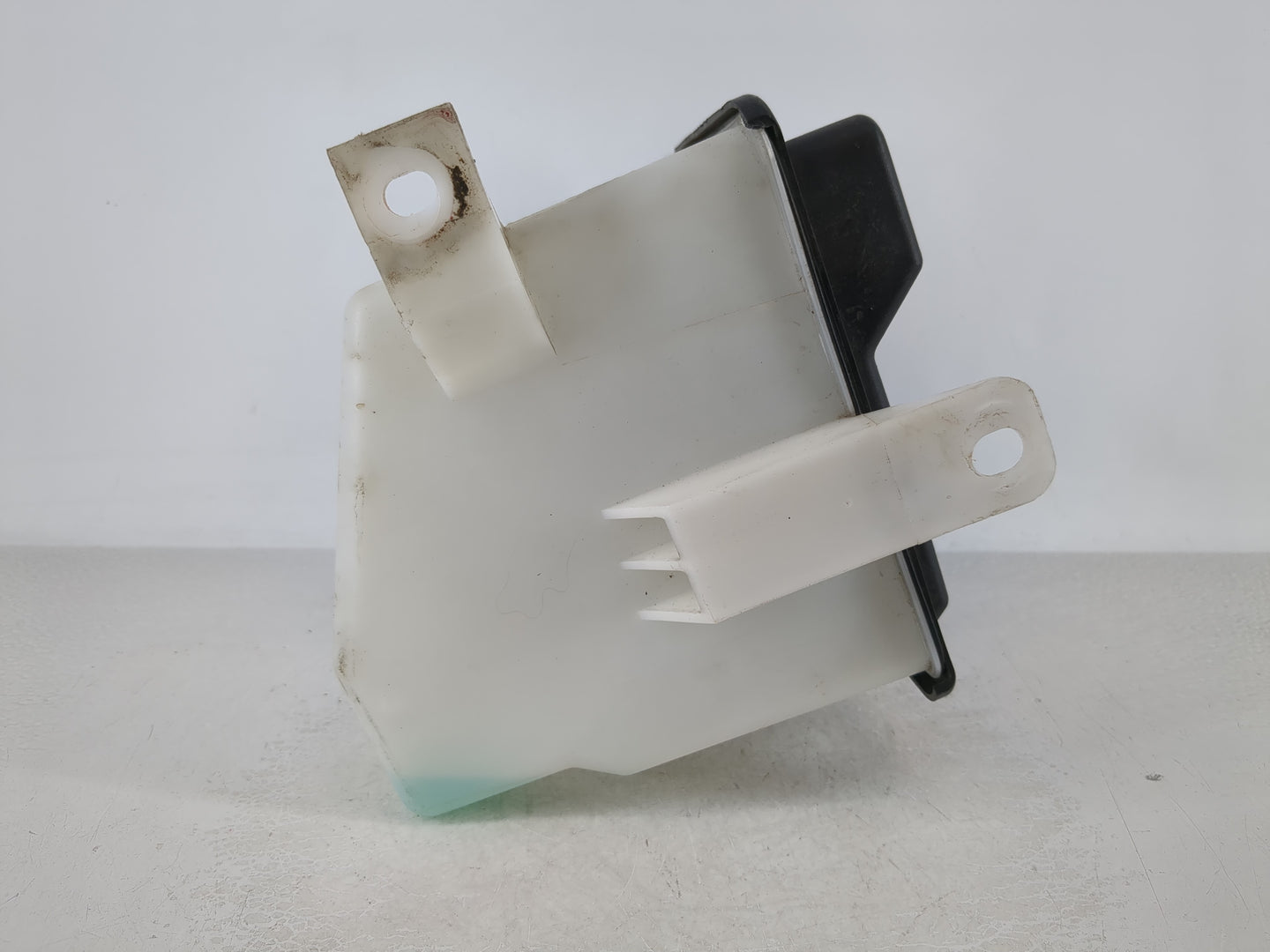 1998-2006 Ford F-150 Windshield Washer Fluid Reservoir Bottle Oem - Oemusedautoparts1.com