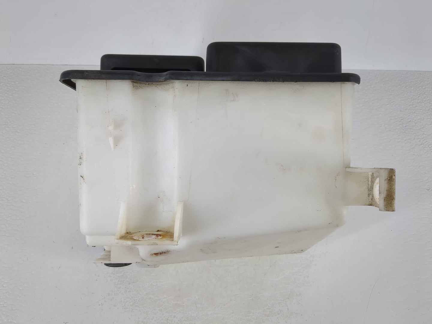 1998-2006 Ford F-150 Windshield Washer Fluid Reservoir Bottle Oem - Oemusedautoparts1.com