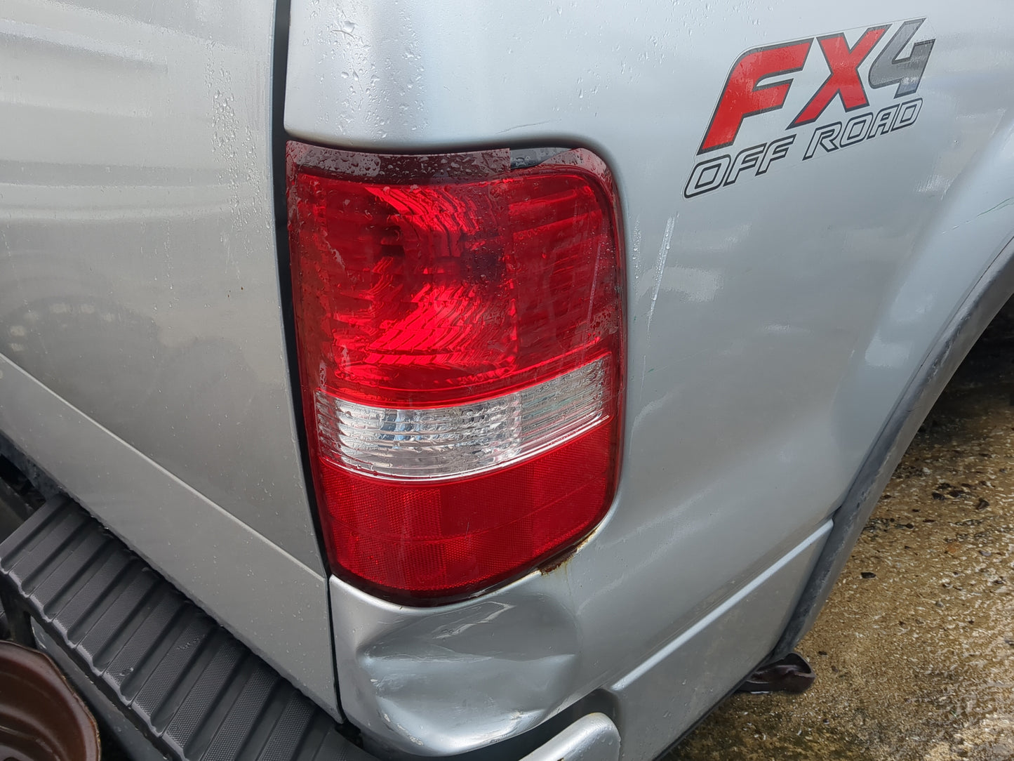 2004-2008 Ford F-150 Tail Light Assembly Passenger Right OEM Fits Fits 2004 2005 2006 2007 2008 OEM Used Auto Parts - Oemuse