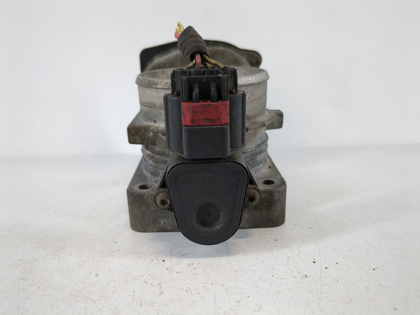 2004-2006 Ford F-150 Throttle Body Fits Fits 2004 2005 2006 2007 2008 2009 2010 2011 2012 2013 2014 2015 2016 OEM Used Auto 