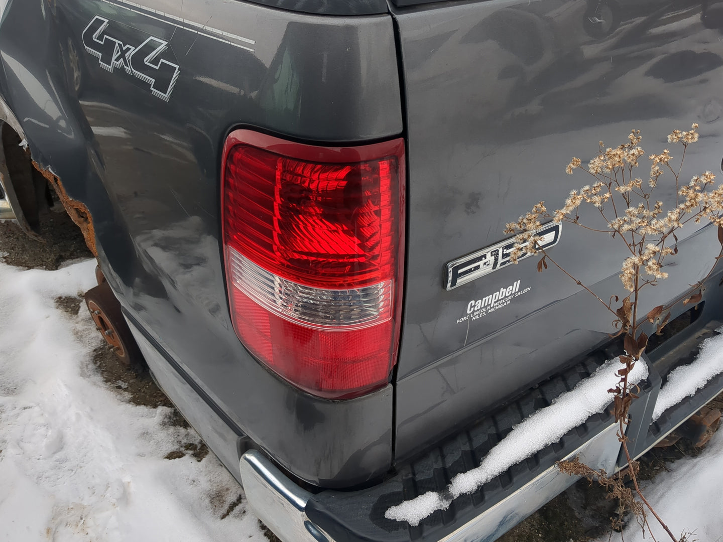 2004-2008 Ford F-150 Tail Light Assembly Driver Left OEM Fits Fits 2004 2005 2006 2007 2008 OEM Used Auto Parts - Oemusedaut