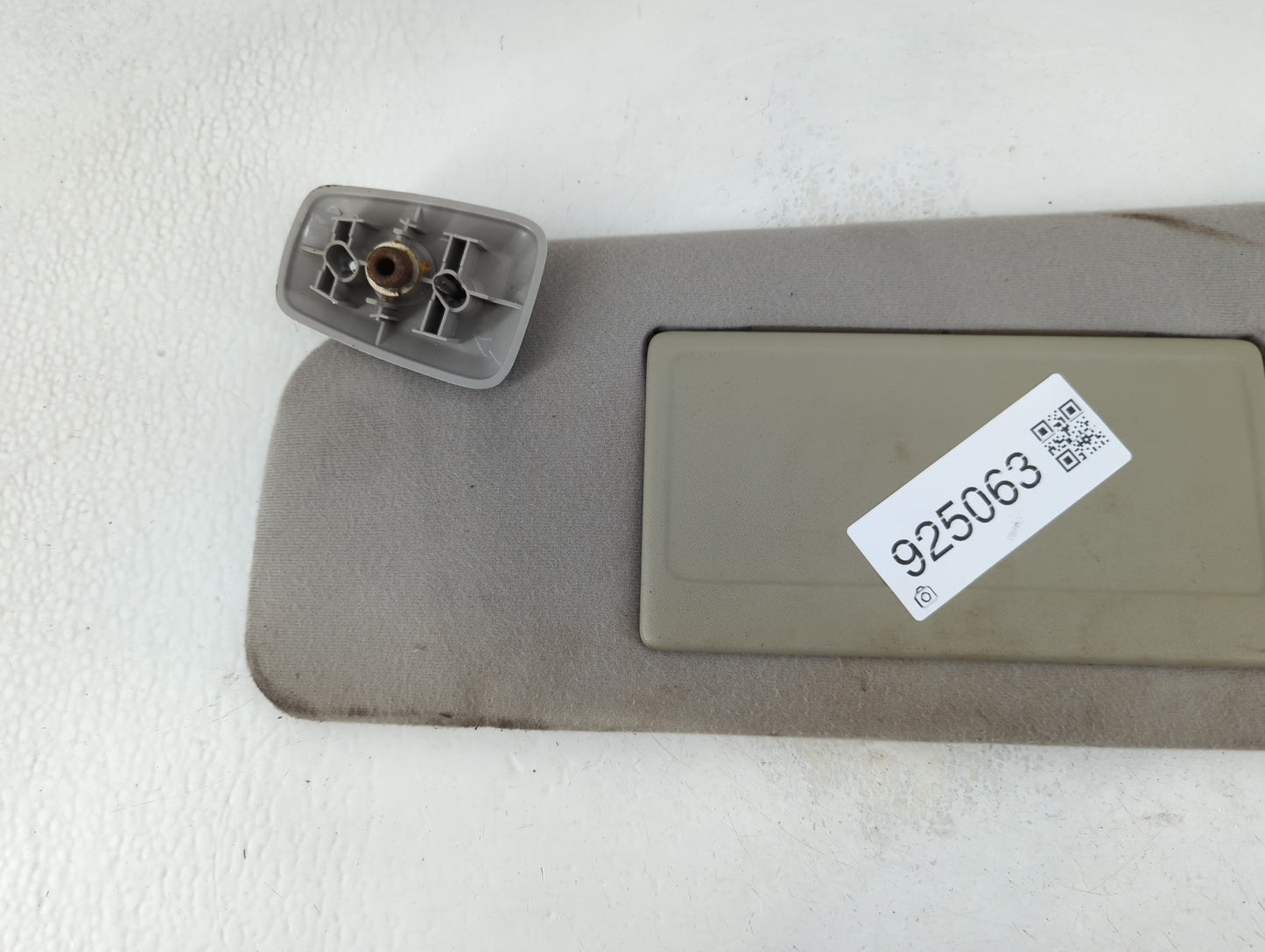 2004-2008 Ford F-150 Sun Visor Shade Replacement Passenger Right Mirror Fits Fits 2004 2005 2006 2007 2008 OEM Used Auto Par