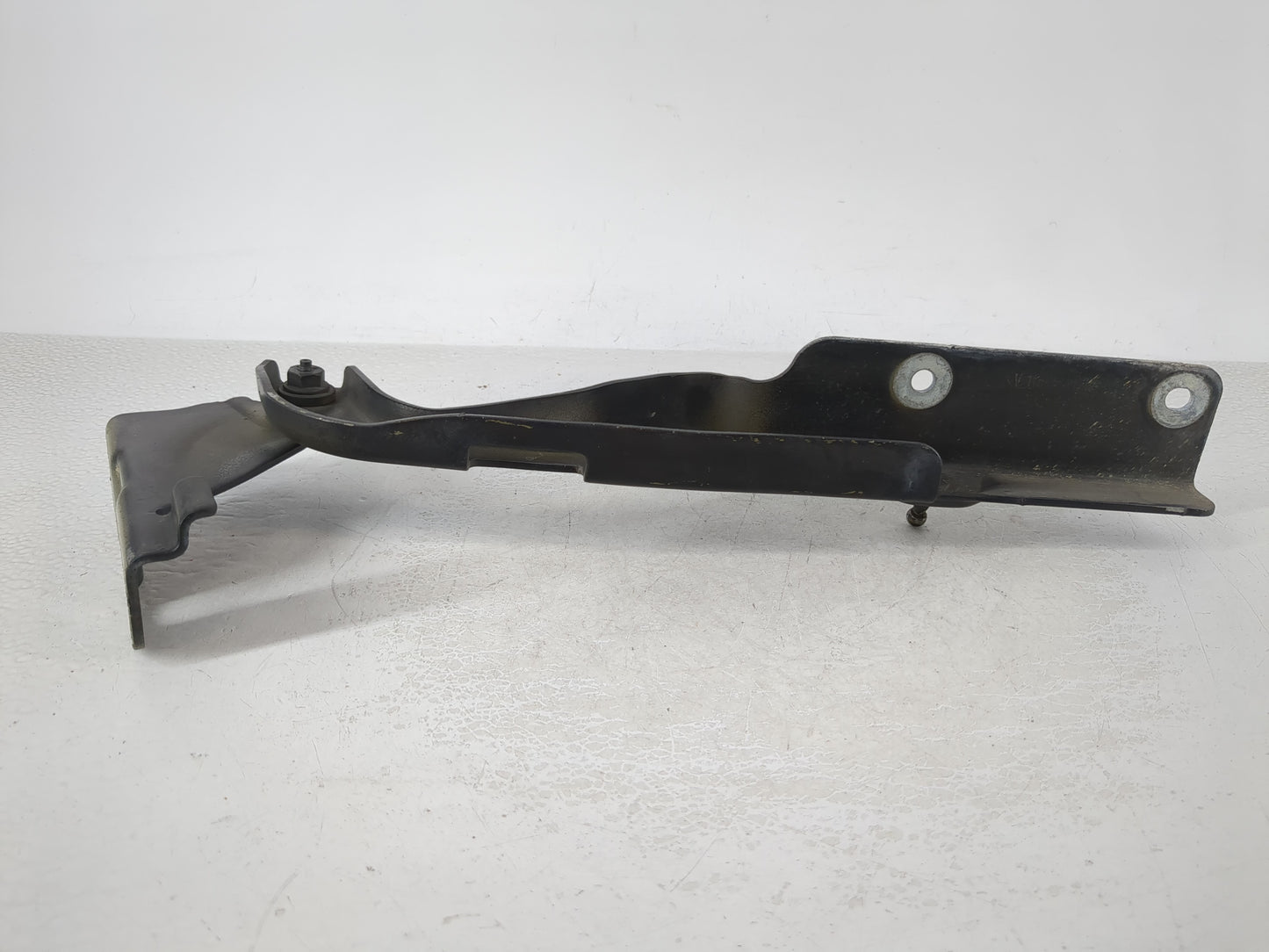 2005 Ford F-150 Driver Hood Hinge 947216 - Oemusedautoparts1.com