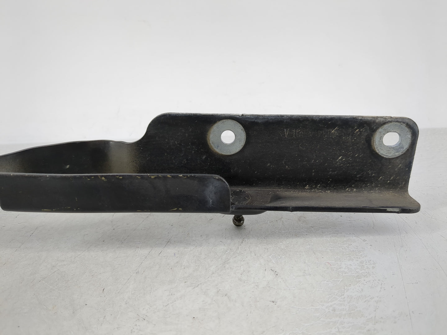 2005 Ford F-150 Driver Hood Hinge 947216 - Oemusedautoparts1.com