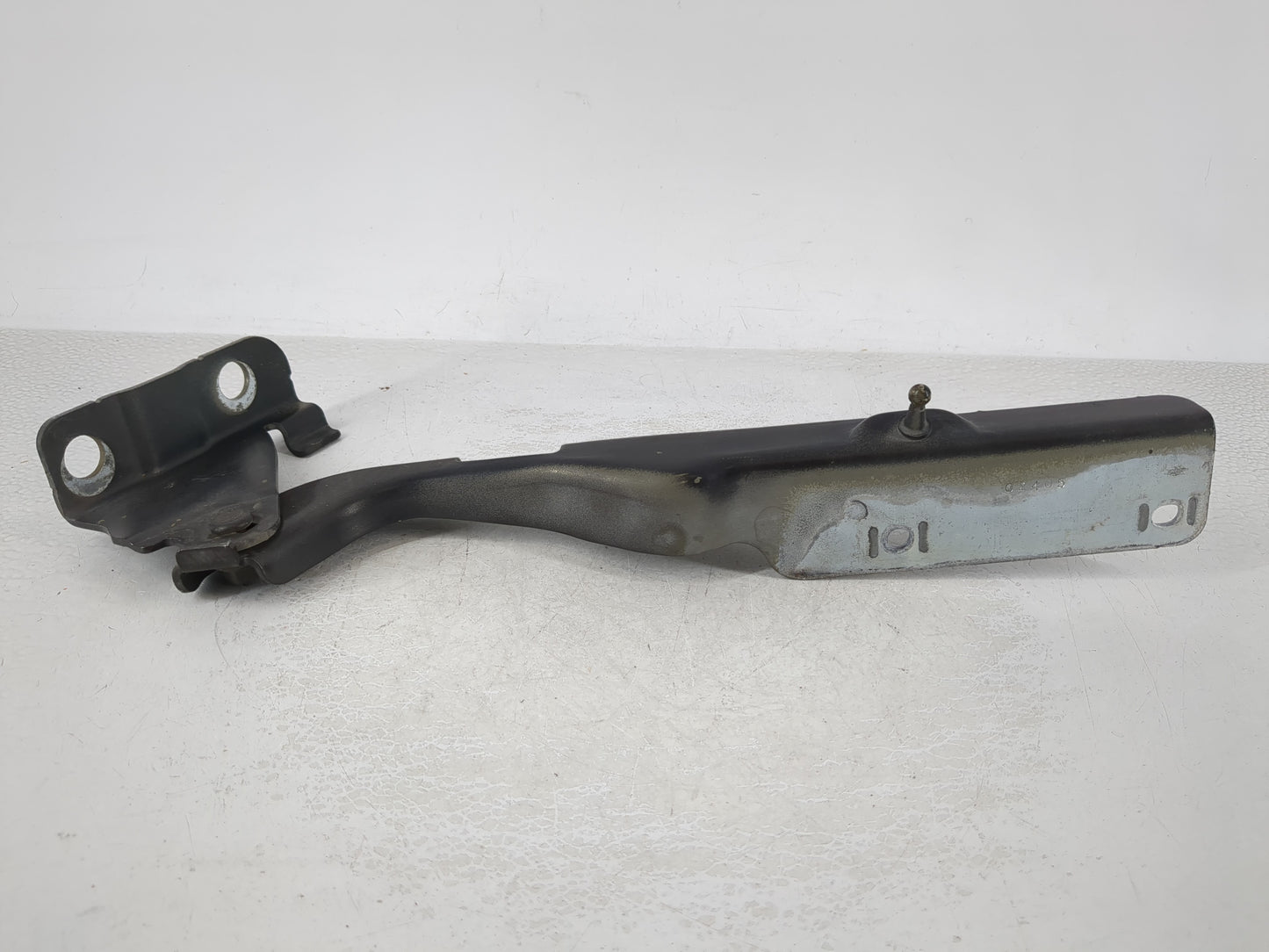 2005 Ford F-150 Driver Hood Hinge 947216 - Oemusedautoparts1.com