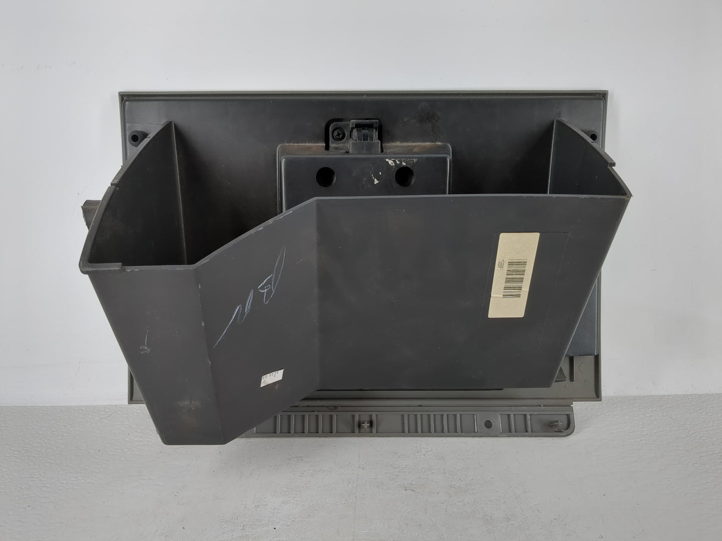 2005 Ford F-150 Passenger Glove Box Door Storage Compartment - Oemusedautoparts1.com