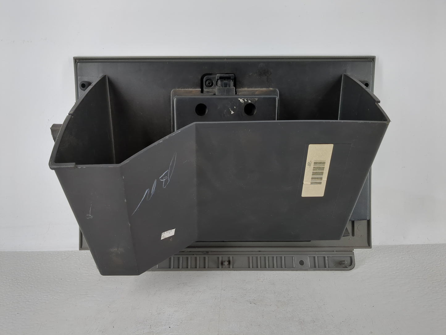 2005 Ford F-150 Passenger Glove Box Door Storage Compartment - Oemusedautoparts1.com