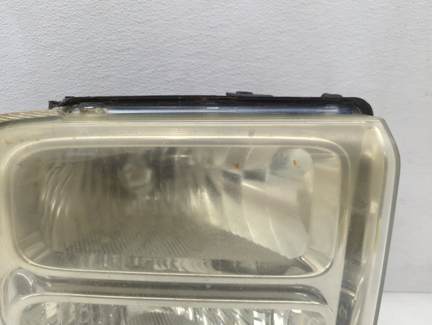 2005 Ford F-250 Super Duty Passenger Right Oem Head Light Headlight Lamp - Oemusedautoparts1.com