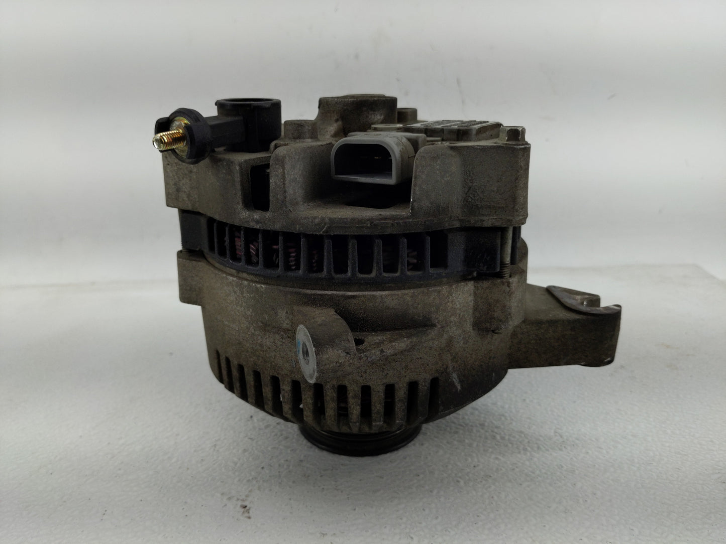 2005-2008 Ford F-250 Super Duty Alternator Replacement Generator Charging Assembly Engine OEM P/N:VP4L2U-10316-AA Fits OEM U