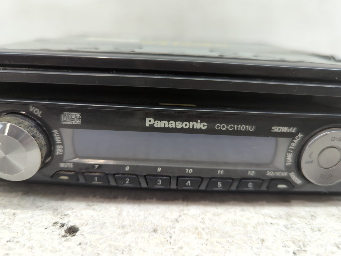 2005 Ford F-250 Super Duty Radio AM FM Cd Player Receiver Replacement P/N:CQ-C1101U Fits OEM Used Auto Parts - Oemusedautopa