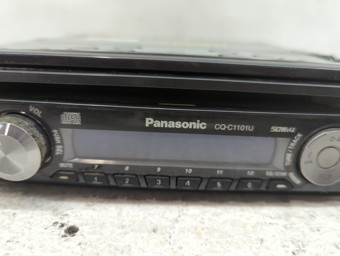 2005 Ford F-250 Super Duty Radio AM FM Cd Player Receiver Replacement P/N:CQ-C1101U Fits OEM Used Auto Parts - Oemusedautopa