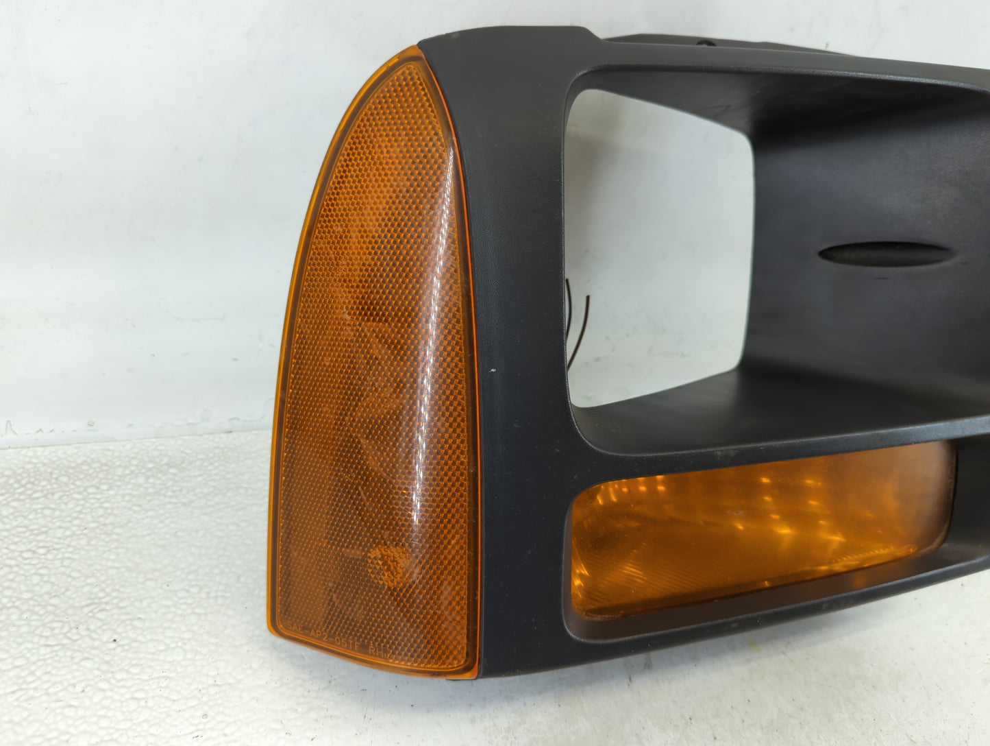 2005 Ford F-250 Super Duty Right Turn Signal - Oemusedautoparts1.com