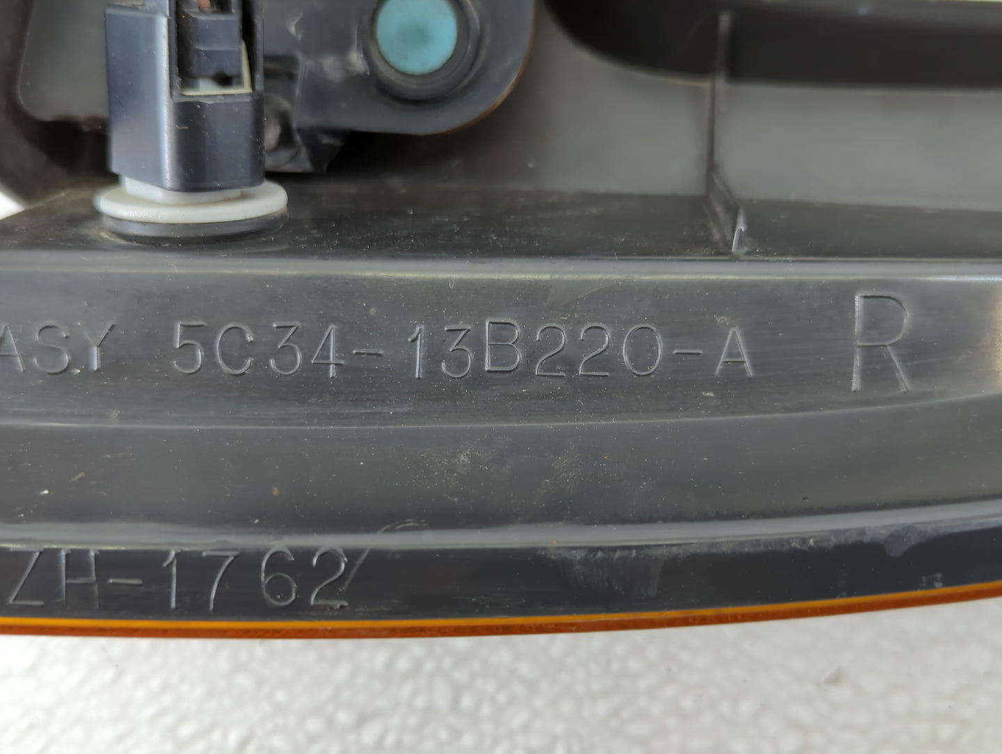 2005 Ford F-250 Super Duty Right Turn Signal - Oemusedautoparts1.com