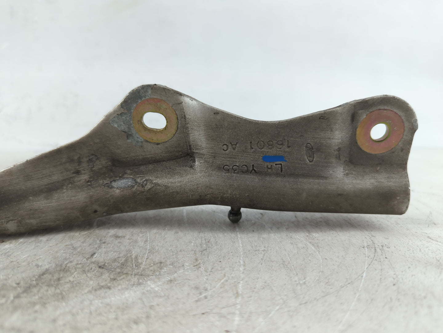 2005 Ford F-250 Super Duty Driver Left Hood Hinge 701319 - Oemusedautoparts1.com